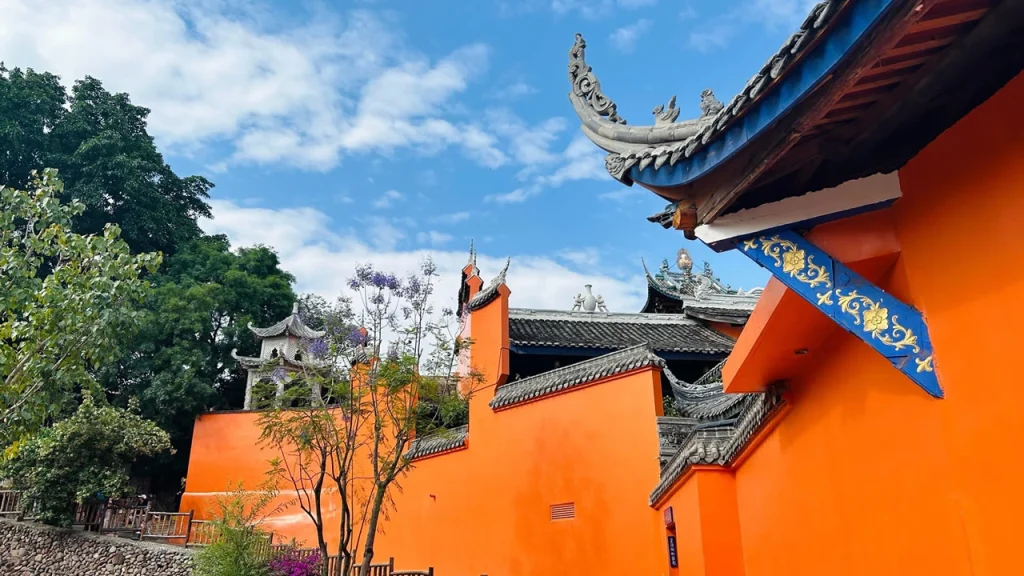 Liangshan - China Travel