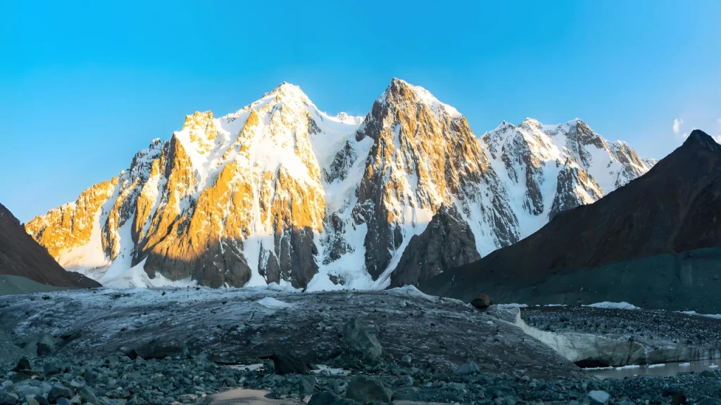 Tianshan Mountains and Tianchi Lake Scenic Area